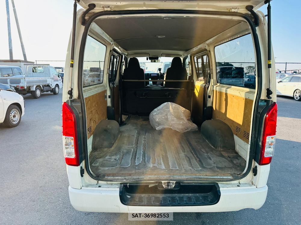 Toyota HIACE VAN 2019 6762419-25
