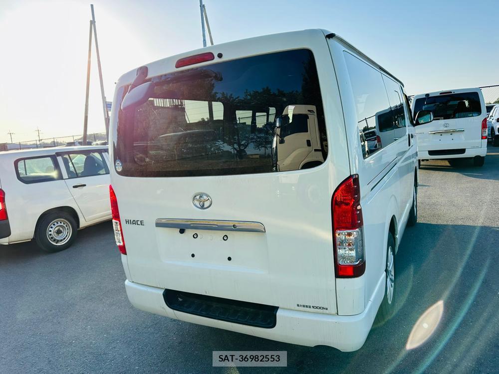 Toyota HIACE VAN 2019 6762419-4