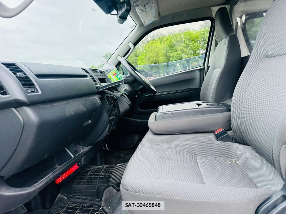 Toyota HIACE VAN 2019 6804477-10