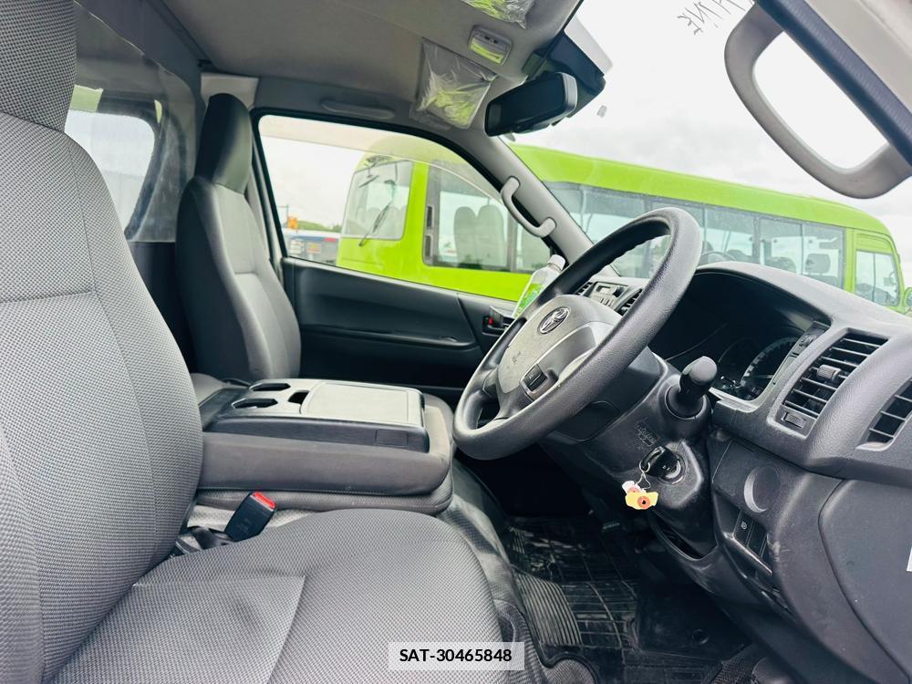 Toyota HIACE VAN 2019 6804477-11