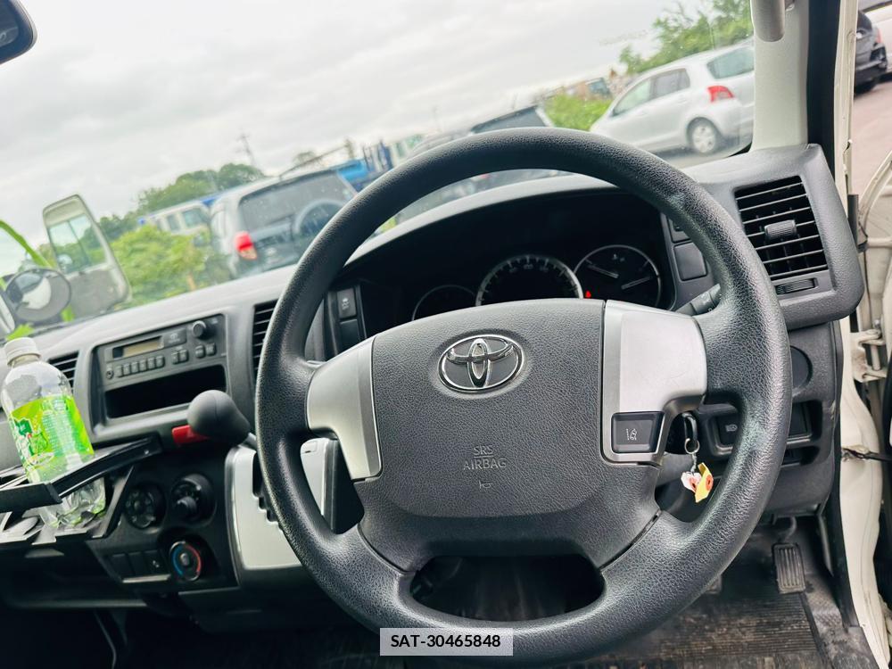 Toyota HIACE VAN 2019 6804477-14