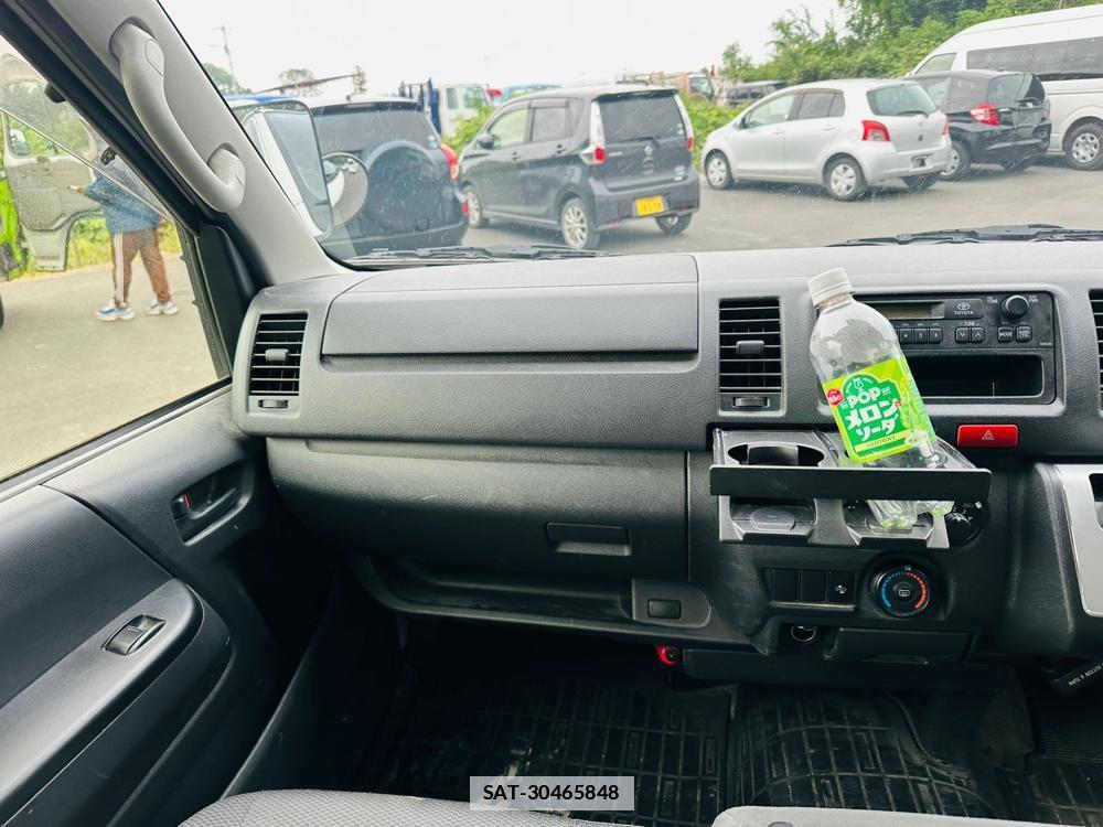 Toyota HIACE VAN 2019 6804477-17