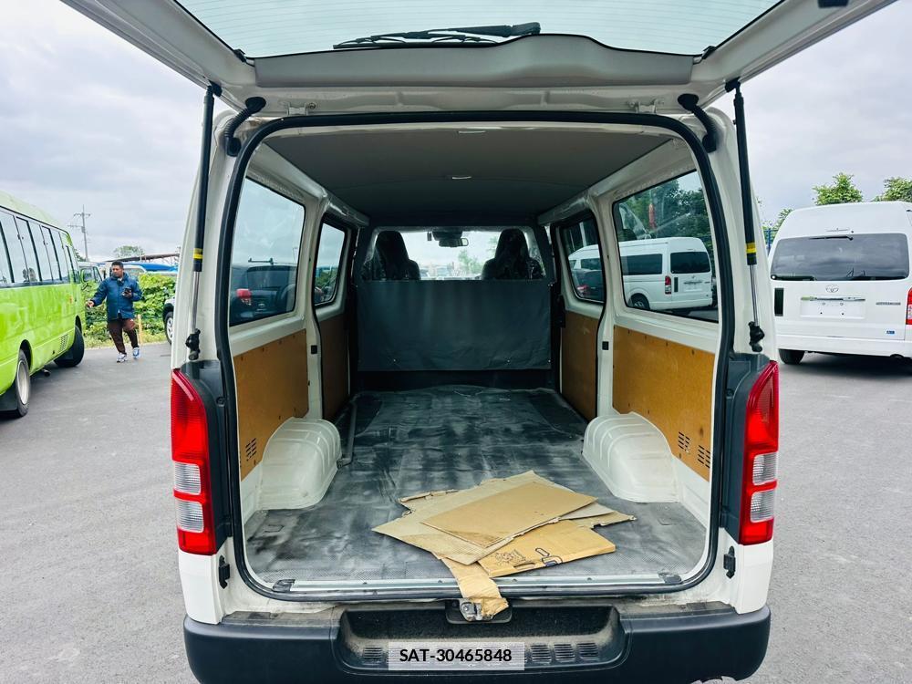 Toyota HIACE VAN 2019 6804477-24
