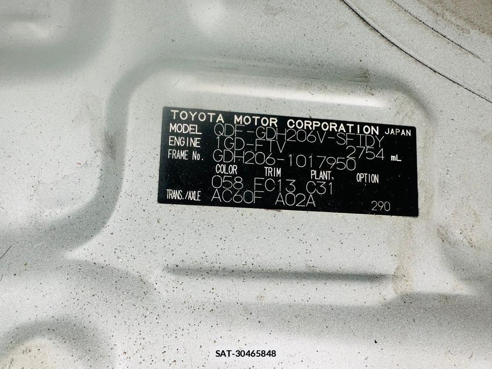 Toyota HIACE VAN 2019 6804477-33