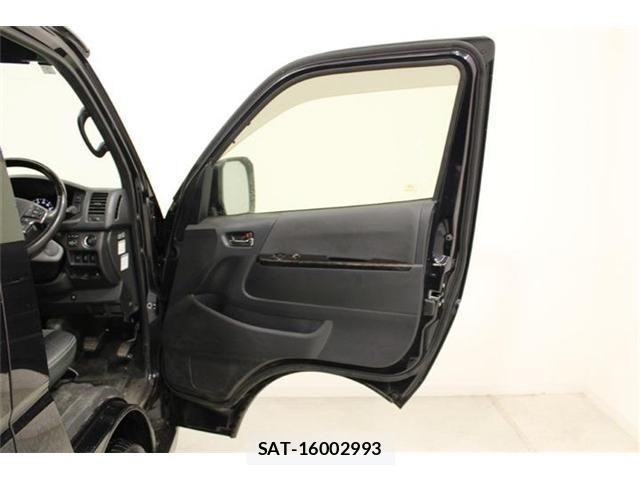 Toyota HIACE VAN 2021-02 7020579-27
