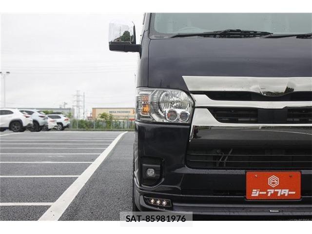 Toyota HIACE VAN 2022-07 7058765-9