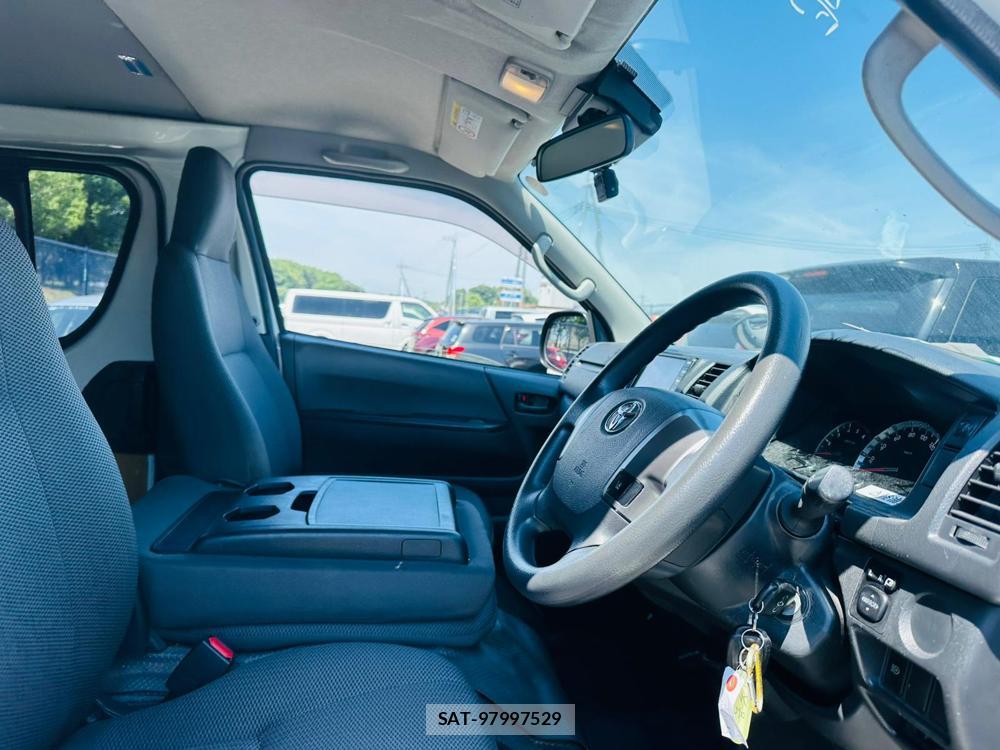 Toyota HIACE VAN 2019 7171829-11