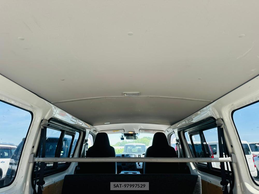 Toyota HIACE VAN 2019 7171829-24