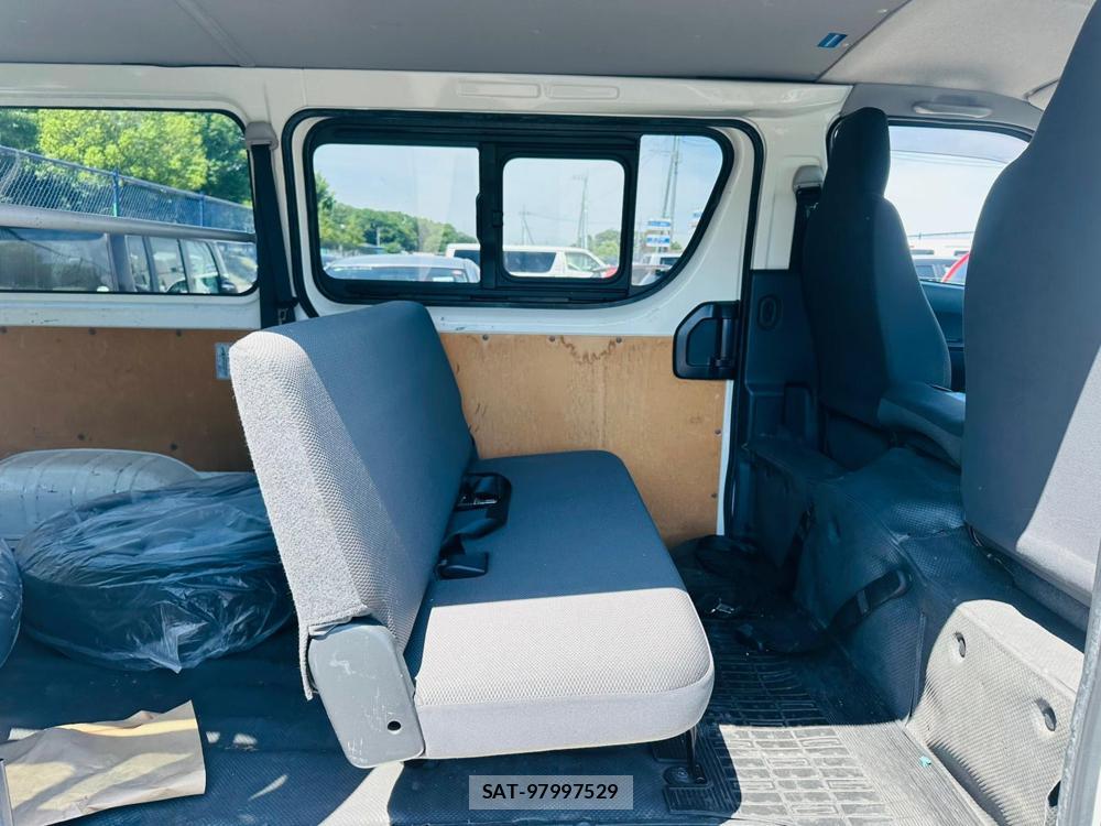 Toyota HIACE VAN 2019 7171829-8
