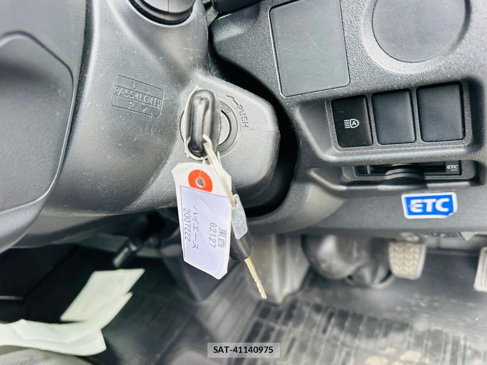 Toyota HIACE VAN 2019 6900460-16