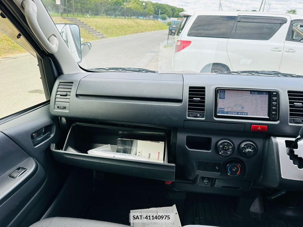 Toyota HIACE VAN 2019 6900460-17