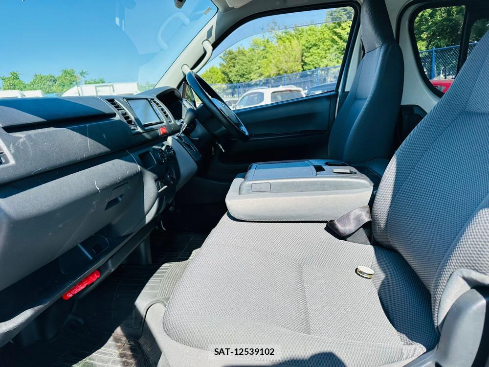 Toyota HIACE VAN 2020 7009994-10