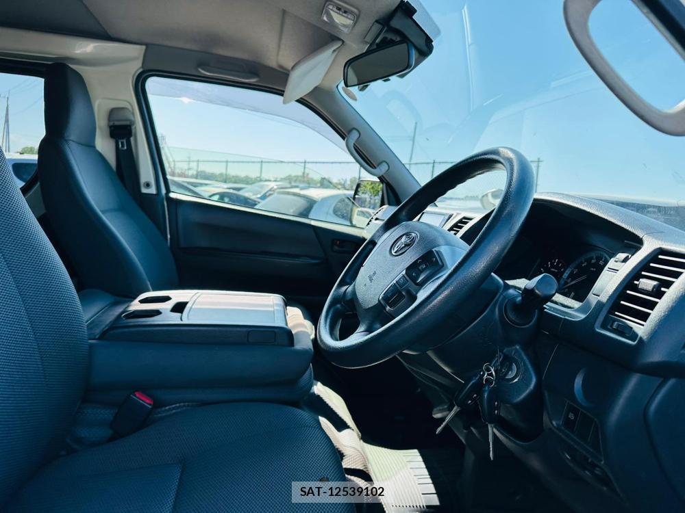 Toyota HIACE VAN 2020 7009994-11