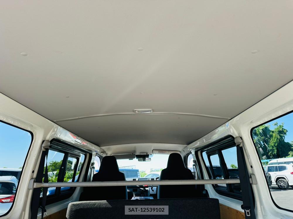 Toyota HIACE VAN 2020 7009994-24