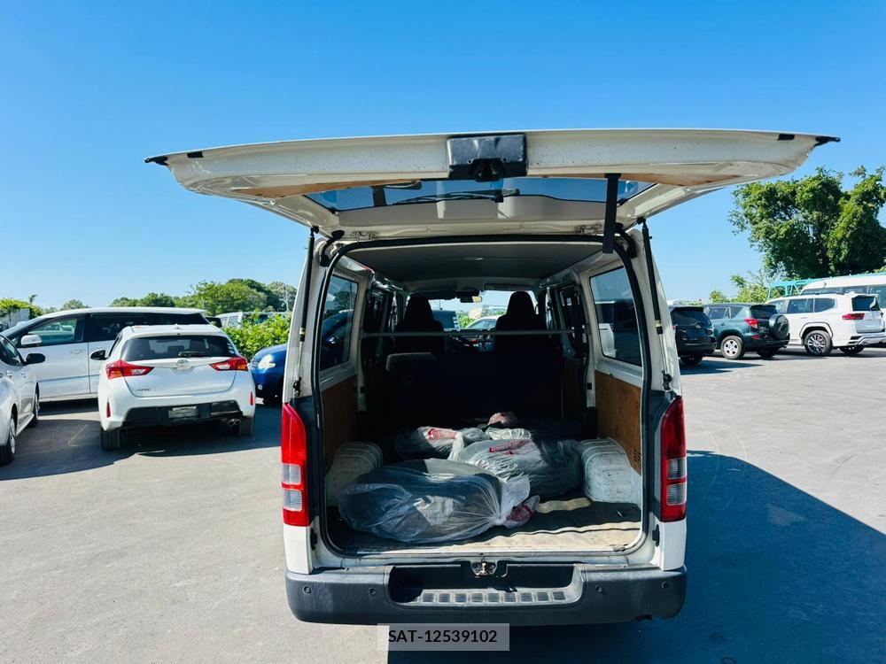 Toyota HIACE VAN 2020 7009994-26