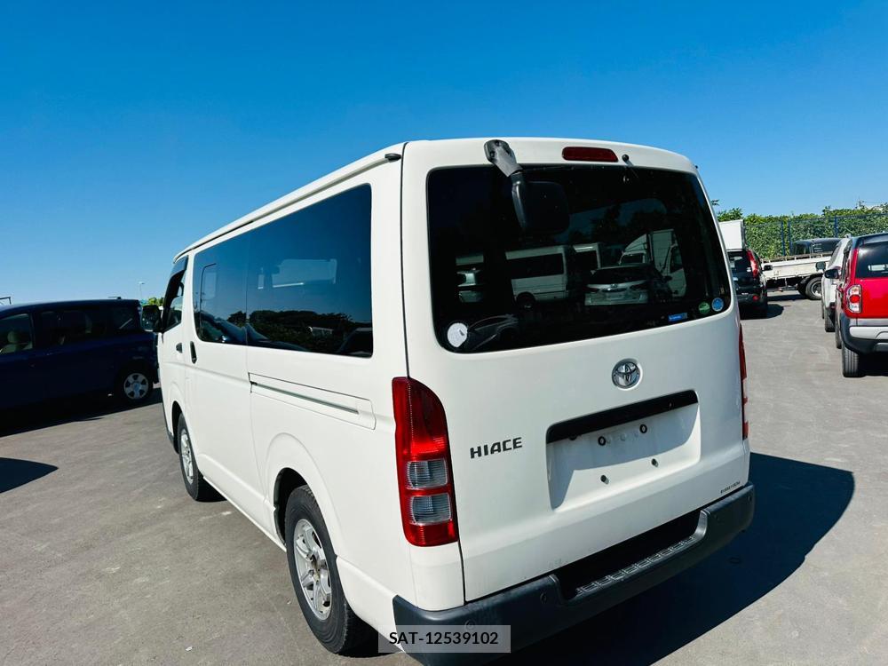 Toyota HIACE VAN 2020 7009994-2