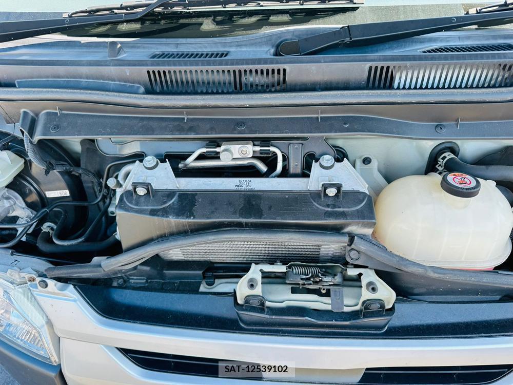 Toyota HIACE VAN 2020 7009994-38