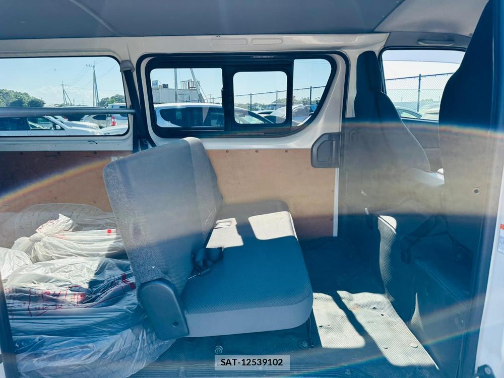 Toyota HIACE VAN 2020 7009994-8