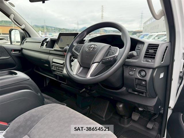 Toyota HIACE VAN 2026-04 7219340-12