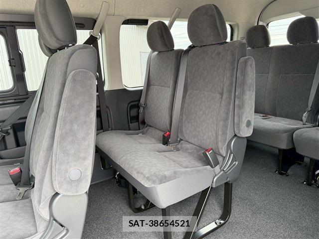 Toyota HIACE VAN 2026-04 7219340-15