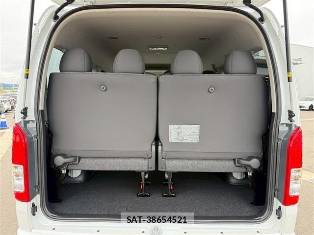 Toyota HIACE VAN 2026-04 7219340-19