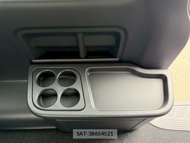 Toyota HIACE VAN 2026-04 7219340-29