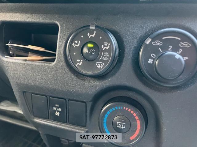 Toyota HIACE VAN 2022-06 7219339-23