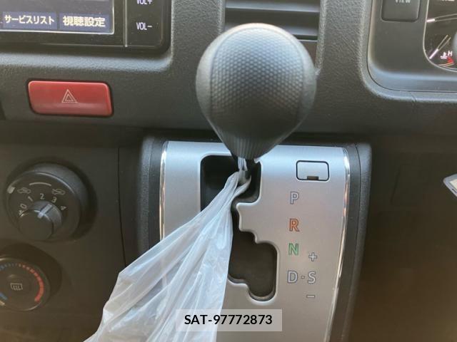 Toyota HIACE VAN 2022-06 7219339-24