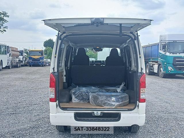 Toyota HIACE VAN 2025-03 7219341-15