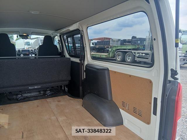Toyota HIACE VAN 2025-03 7219341-19