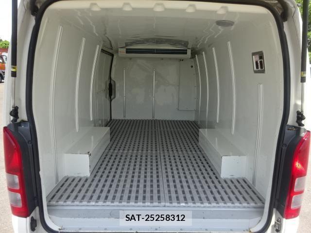 Toyota HIACE VAN 2017-08 7219334-10