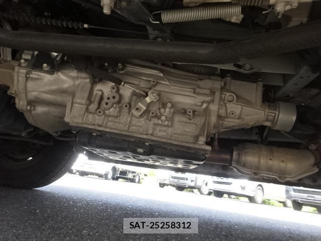 Toyota HIACE VAN 2017-08 7219334-20