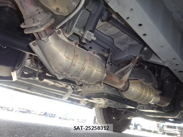 Toyota HIACE VAN 2017-08 7219334-24