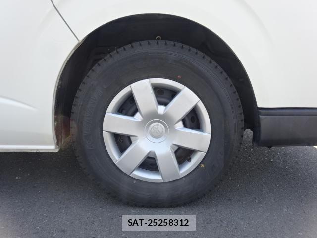 Toyota HIACE VAN 2017-08 7219334-25