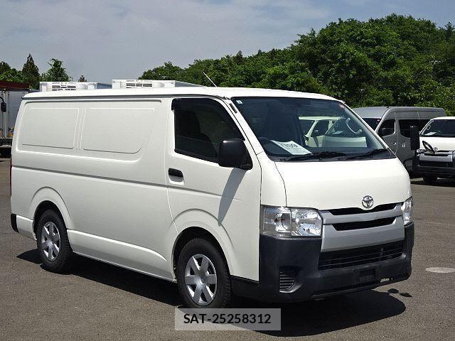 Toyota HIACE VAN 2017-08 7219334-2