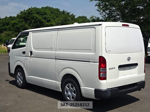 Toyota HIACE VAN 2017-08 7219334-5