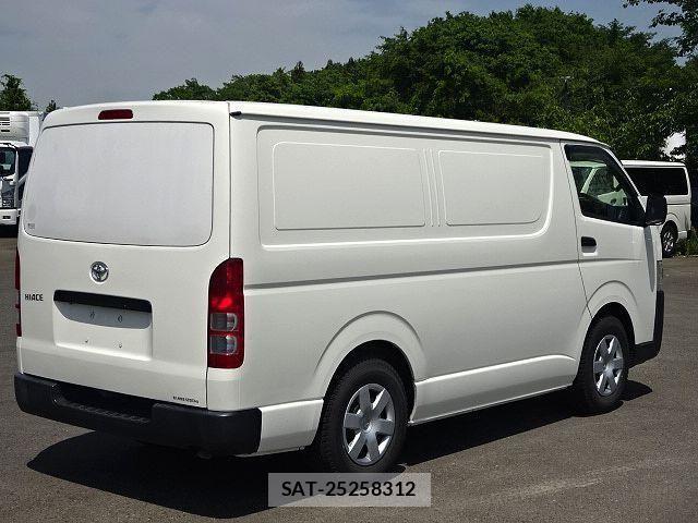 Toyota HIACE VAN 2017-08 7219334-7