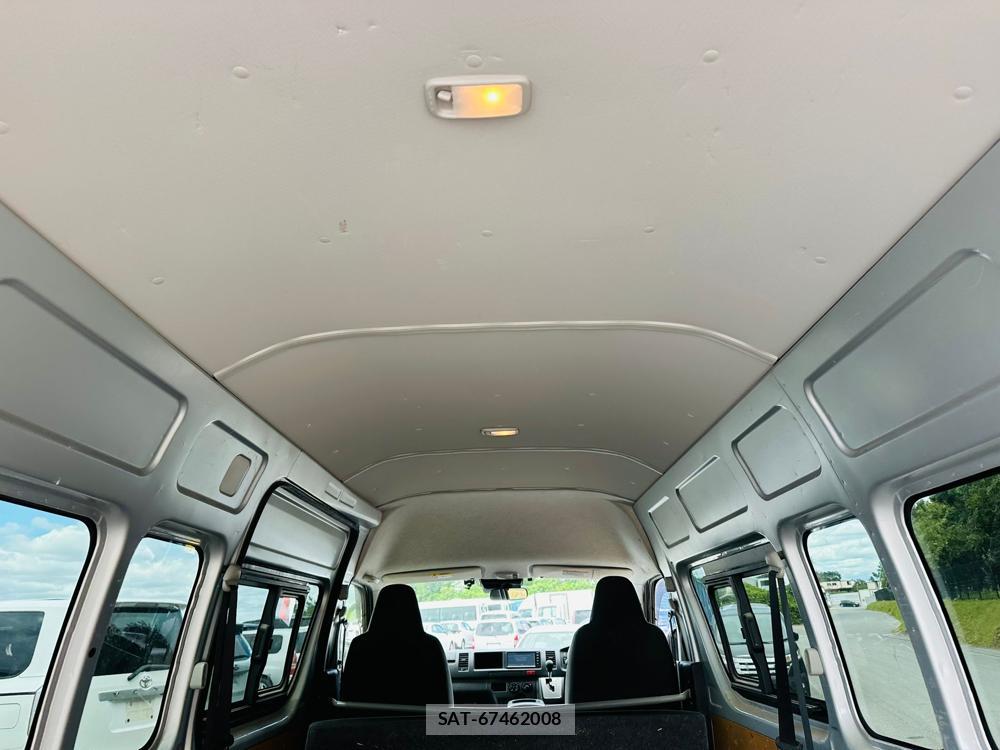 Toyota HIACE VAN 2020 7171843-23
