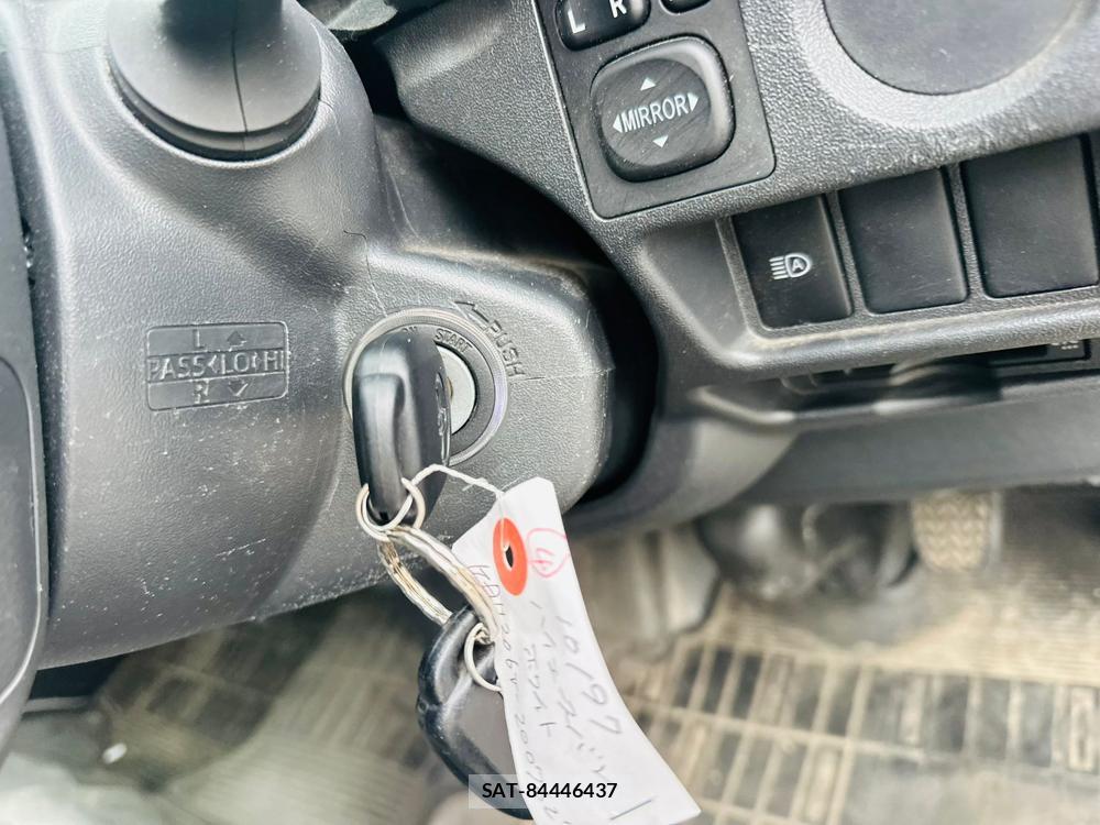 Toyota HIACE VAN 2019-09 7175237-16