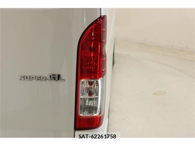 Toyota HIACE VAN 2021-05 7327372-17