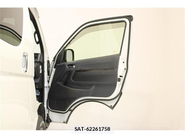 Toyota HIACE VAN 2021-05 7327372-28