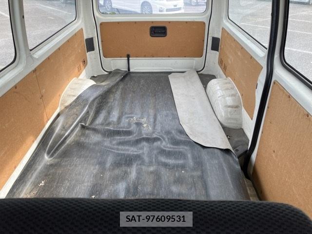 Toyota HIACE VAN 2020-05 7369174-11