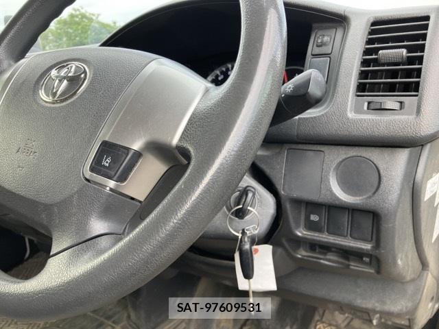 Toyota HIACE VAN 2020-05 7369174-4