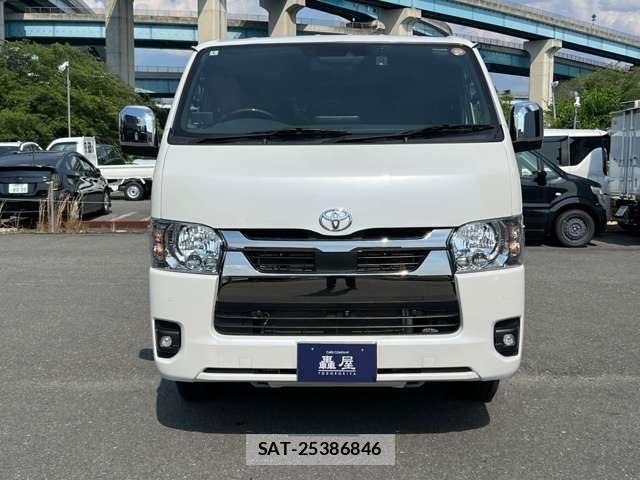 Toyota HIACE VAN 2024-01 7454662-1