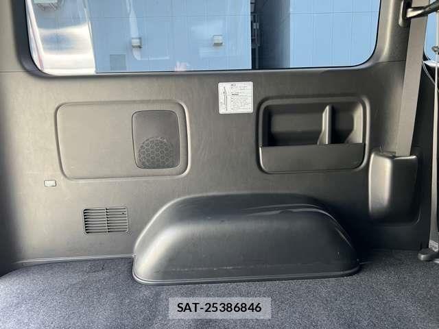 Toyota HIACE VAN 2024-01 7454662-28