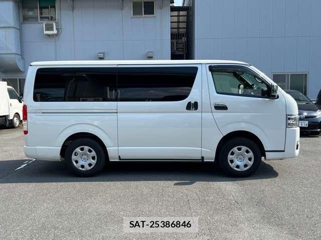 Toyota HIACE VAN 2024-01 7454662-2
