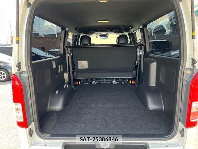 Toyota HIACE VAN 2024-01 7454662-29