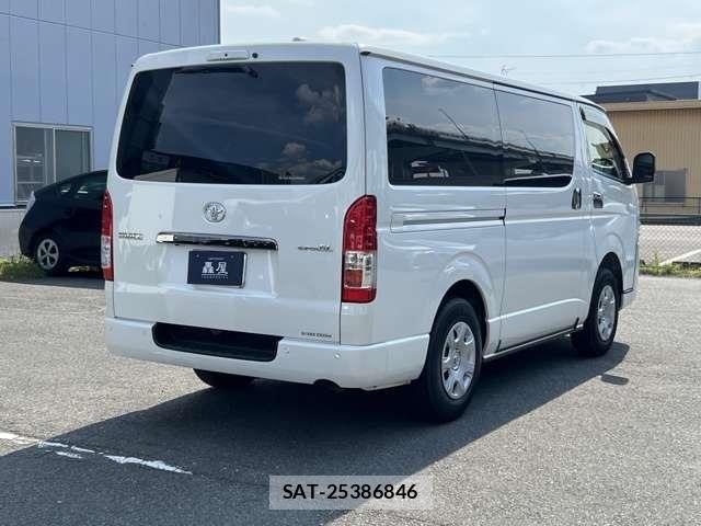Toyota HIACE VAN 2024-01 7454662-3