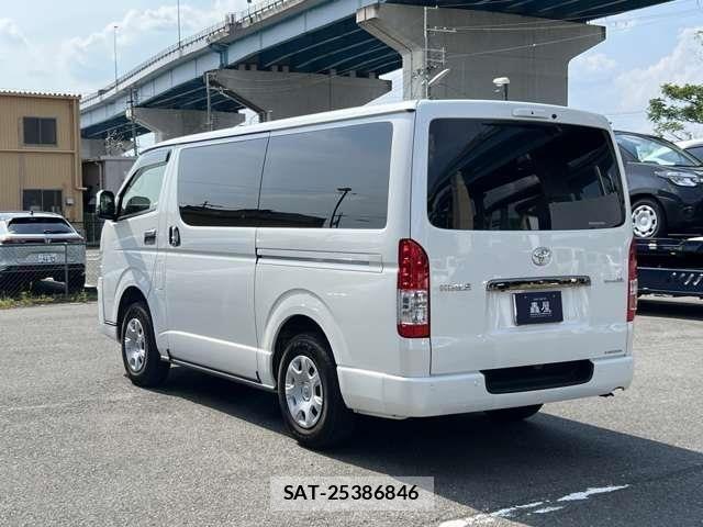 Toyota HIACE VAN 2024-01 7454662-5