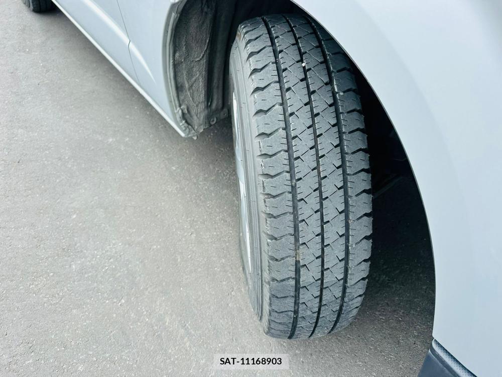 Toyota HIACE VAN 2020 7279938-32